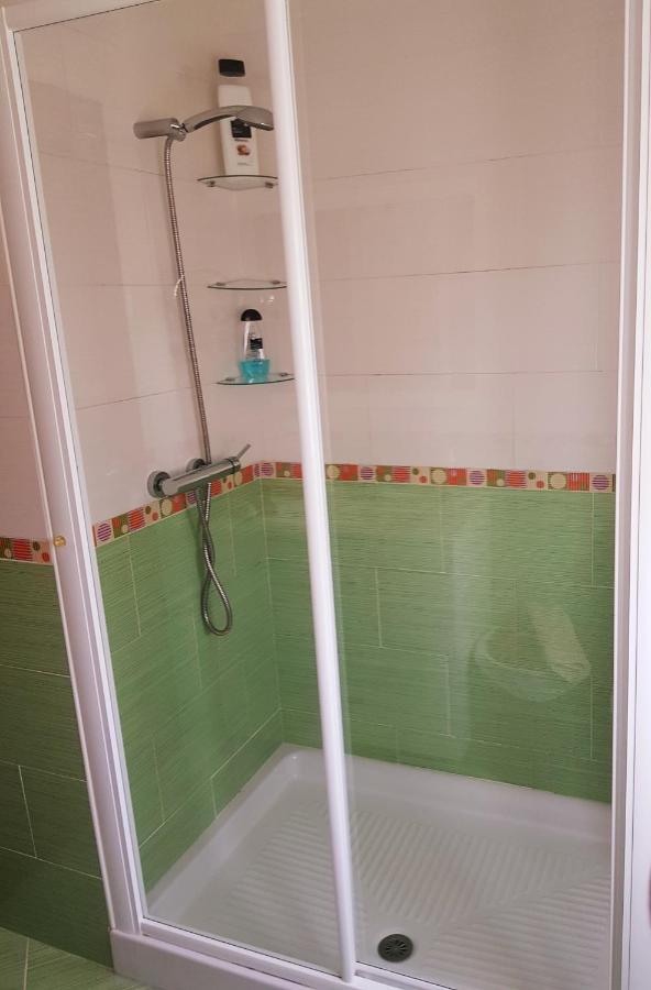 Shell'S Beach Apartament Cee Ngoại thất bức ảnh